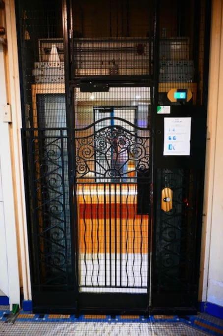 Charmant Studio Parisien Au Coeur Du 15E Arrondissement Buitenkant foto