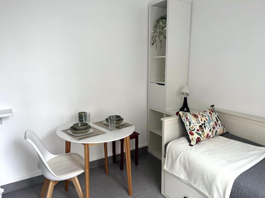 Charmant Studio Parisien Au Coeur Du 15E Arrondissement Buitenkant foto